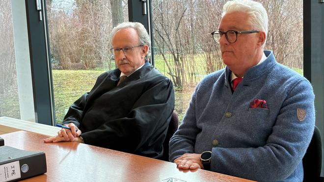Nach fristloser Kündigung: Die Stadt Erfurt hatte Guy Montavon als Generalintendanten des Theaters Erfurt 2024 fristlos gekündigt - dagegen war der Schweizer vorgegangen. (Archivbild)