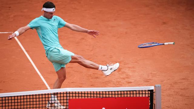 Bild: Tennis in Hamburg: Letzter Deutscher raus - Altmeier bedauert Schläger-Tritt