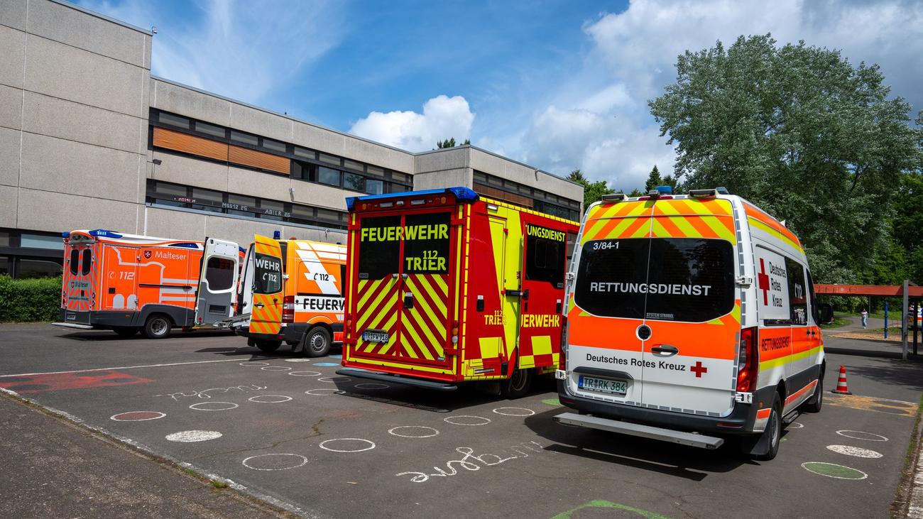 Viele Betroffene: Pfefferspray an Schule: 15 Personen ins Krankenhaus gebracht