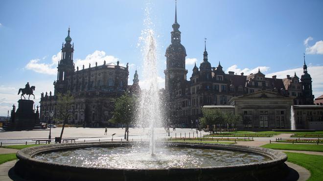Extinction Rebellion: Aktivisten der Protestbewegung «Extinction Rebellion» haben in Dresden und anderen Städten das Brunnenwasser grün gefärbt. (Archivbild)