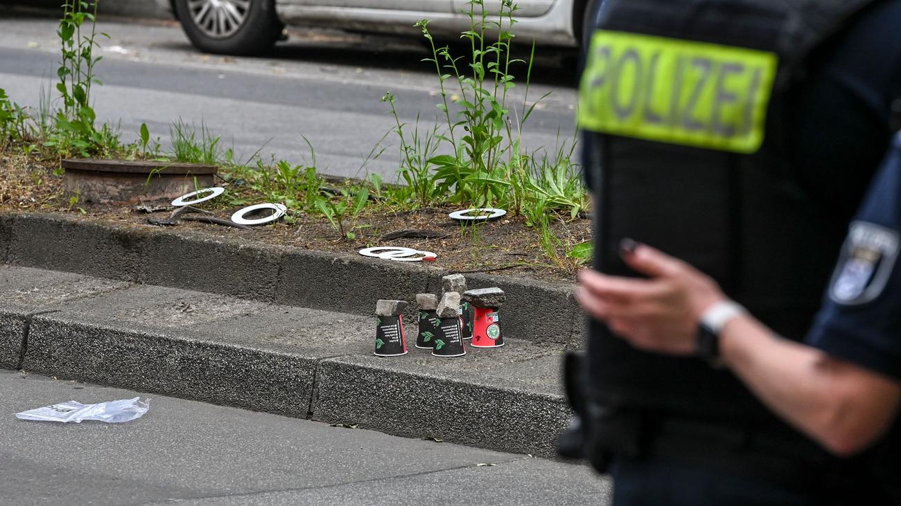 Gewaltkriminalität in Berlin: Schüsse von Motorroller auf fahrendes Auto in Kreuzberg