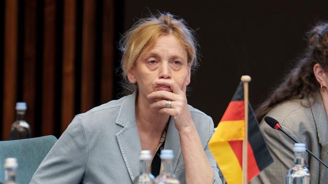 Sparmaßnahmen: Elterngeld-Kürzung? Prien: «Werde um jeden Cent kämpfen»