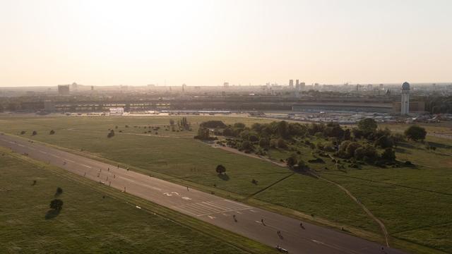 Früherer Flughafen: Wegner: Berlin könnte Tempelhofer Feld am Rand bebauen