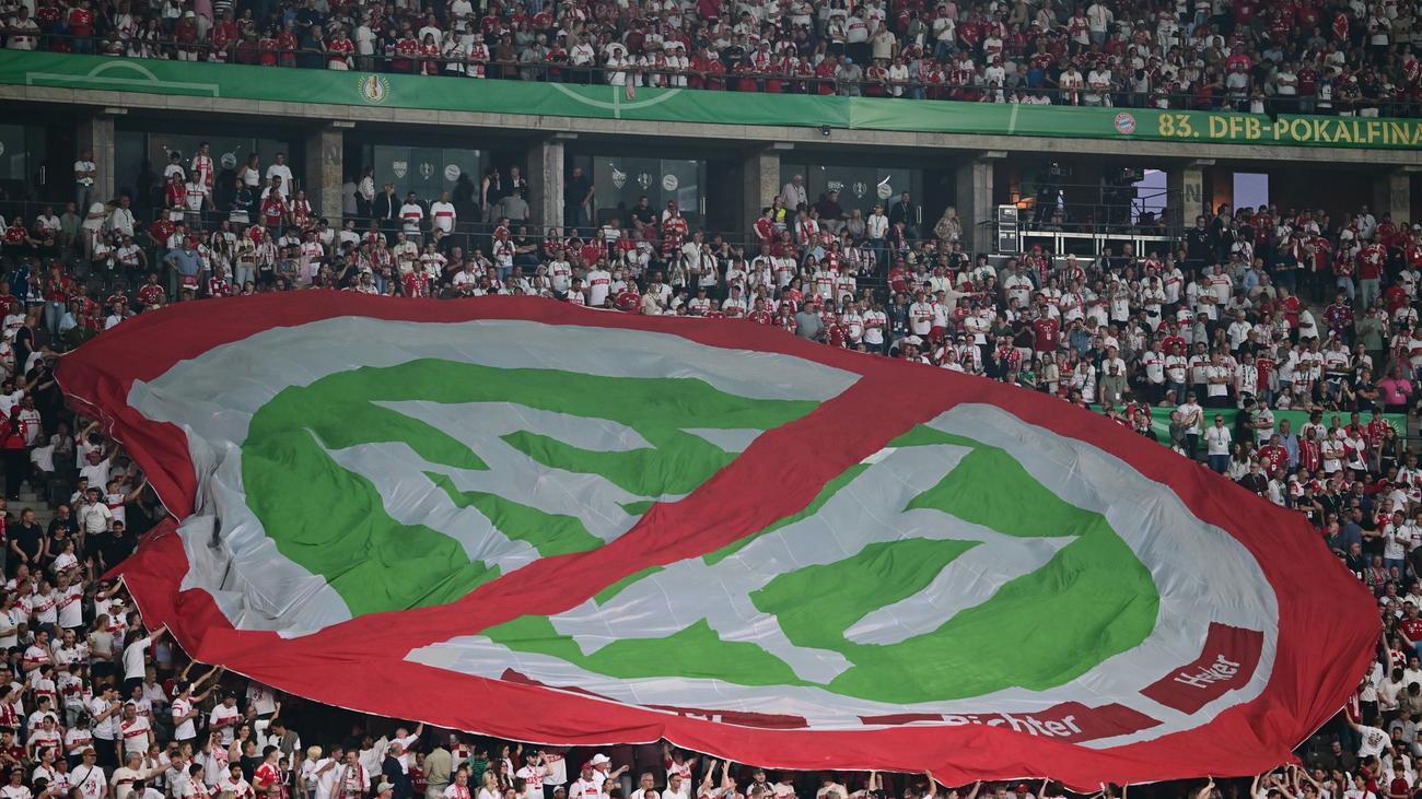 Fußball: Massiver Fanprotest gegen den DFB bei Pokalfinale