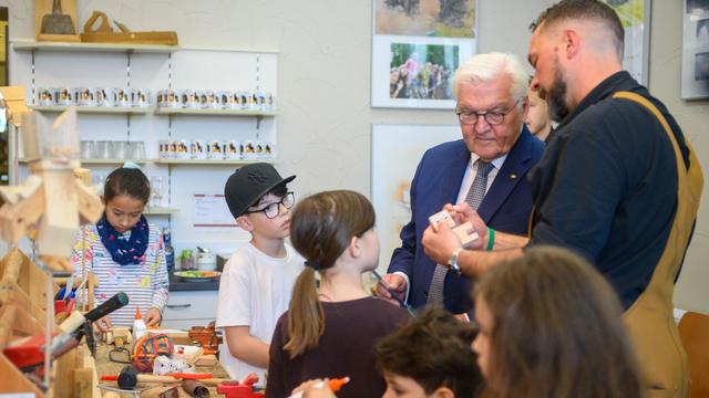 Grundgesetz und Ehrenamt: Rund 70 Veranstaltungen am «Ehrentag» in Sachsen-Anhalt