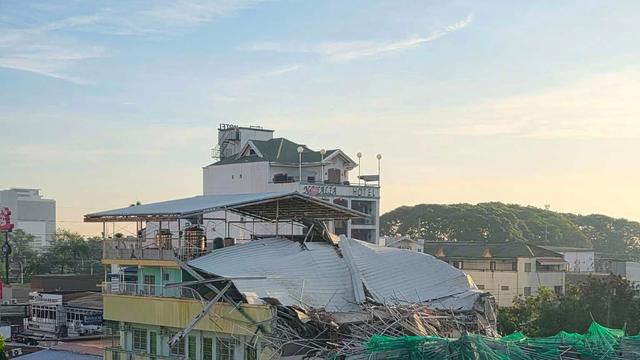 Angeles City: Gebäudeeinsturz auf Philippinen: Dutzende unter Trümmern?