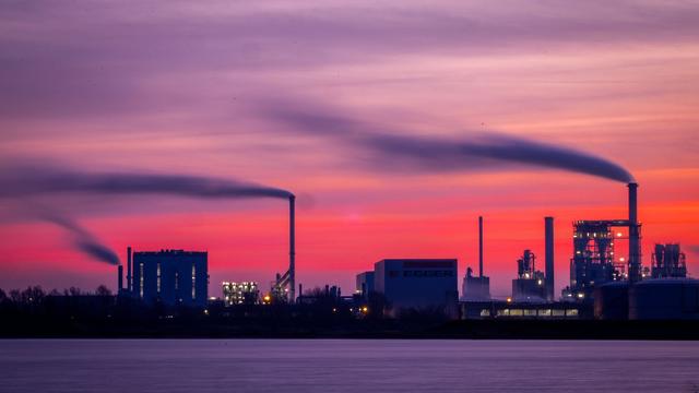 Erstes Wachstum seit 2023: Deutsche Industrie steigert Umsatz - und streicht Jobs