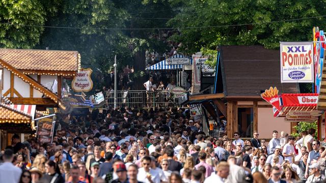 Volksfeste: Erlanger Bergkirchweih: Musikempfehlung beschäftigt Besucher