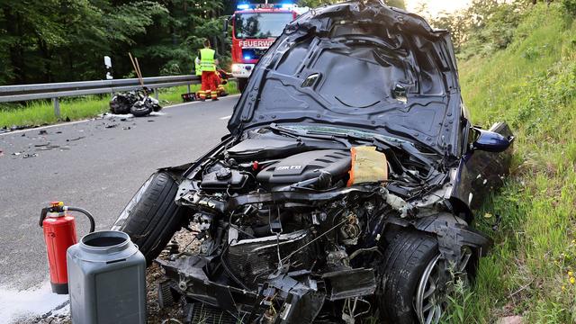 Unfall im Spessart: In Auto gekracht: Motorradfahrerin lebensgefährlich verletzt
