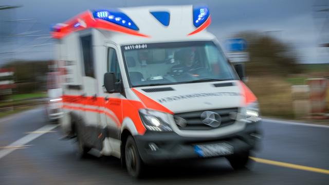 Autounfall: Unfall in Motorrad-Kolonne auf B122: Drei Verletzte