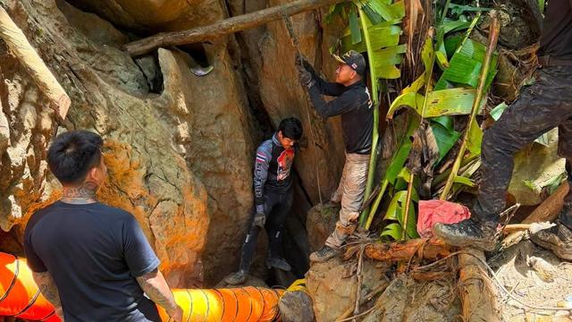 Internationale Rettungsaktion: Höhlendrama in Laos: Sieben Goldsucher sitzen fest