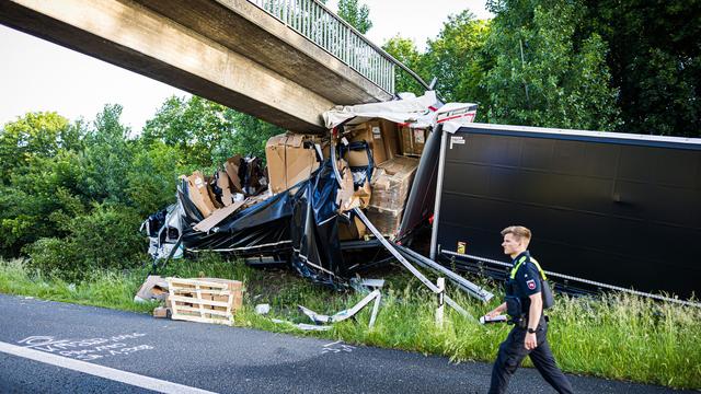 Unfälle: Zwei Tote bei Lkw-Unfall auf der A2 – Strecke gesperrt