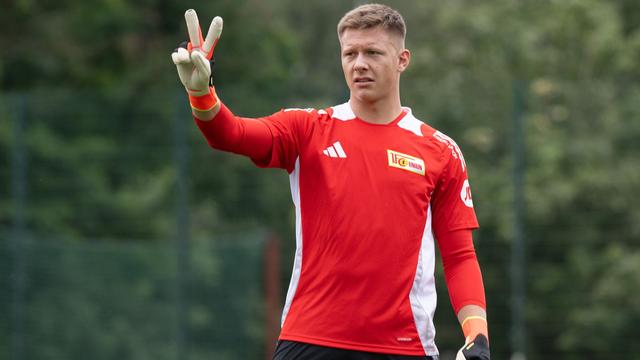 Fußball: Ersatzkeeper Stein wechselt von Union zu Hansa Rostock