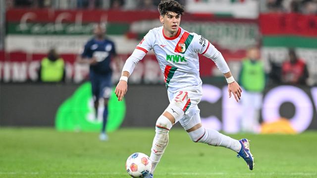 Neuer Vertrag bis 2031: FC Augsburg zieht Kaufoption bei portugiesischem Stürmer
