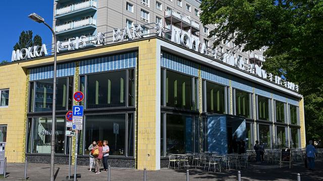 Bild: Beliebter Treffpunkt: «Mokka Milch»: Berliner Kult-Lokal öffnet nach Sanierung