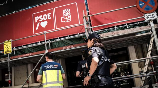 Regierungspartei unter Druck: «Polit-Beben» in Spanien: Polizeieinsatz bei Sanchez-Partei