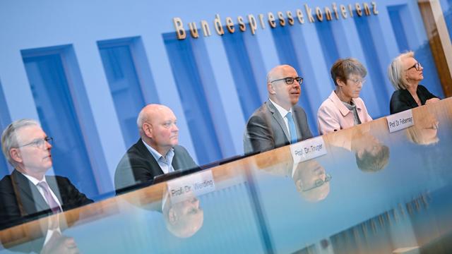 Sozialstaat: Sachverständige warnen vor Sozialbeiträgen von 50 Prozent