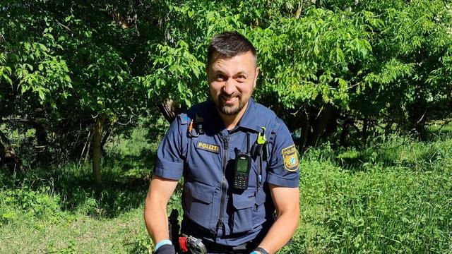 Ungewöhnlicher Fund: Schnappschildkröte auf Fahrradweg entdeckt