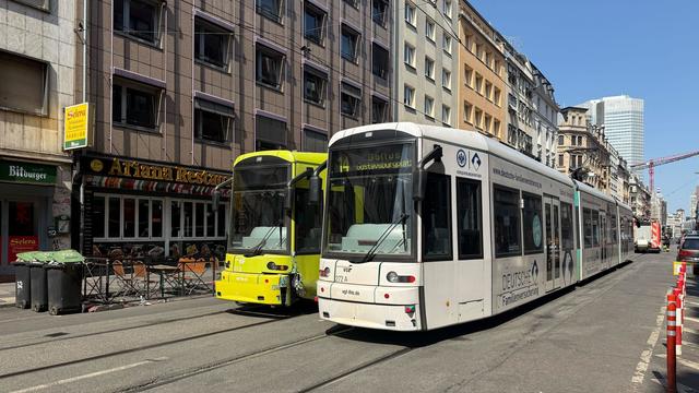 Unfall im Bahnhofsviertel: Straßenbahnunfall im Bahnhofsviertel – Vier Leichtverletzte