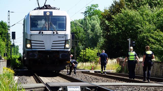 Unfall an Bahnstrecke: Wieder tödlicher Unfall an Bahnübergang in Viersen