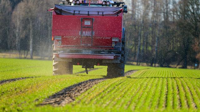 Kostendruck: Bauern- und Winzerverband: Iran-Konflikt belastet Landwirte
