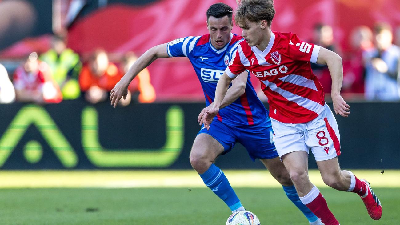 2. Fußball-Bundesliga: Herthas Michelbrink bleibt noch ein Jahr in Cottbus
