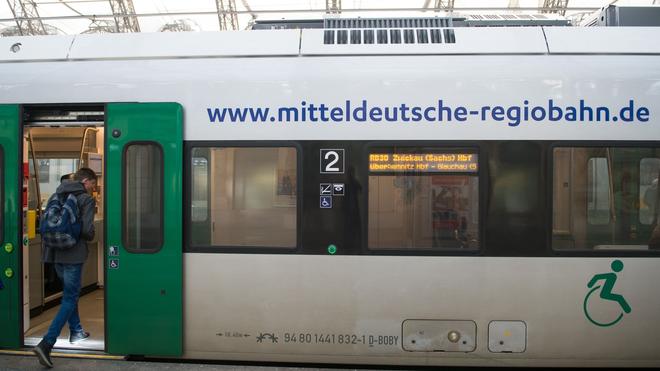 Bahnverkehr: Betroffen von der Sperrung des Zwickauer Hauptbahnhofs waren auch Züge der Mitteldeutschen Regiobahn von Dresden nach Plauen und Hof. (Archivbild)