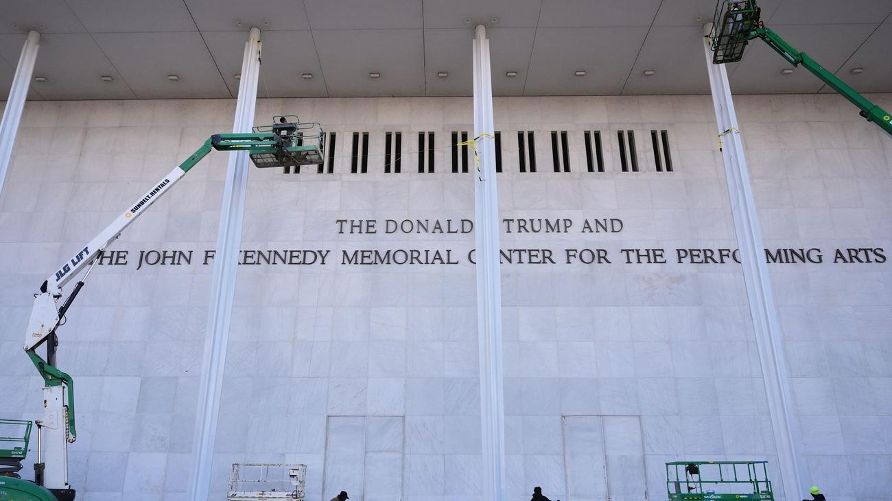 Umbenennung von Institutionen: Gericht: Der Name Trump darf nicht auf Kennedy Center stehen