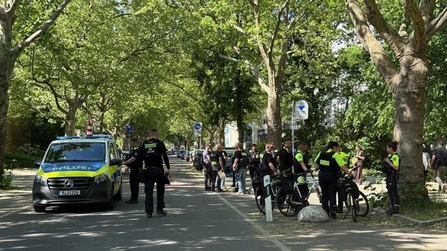 Bild: Polizeieinsatz in Wilmersdorf: Angriff mit Stichwaffe - 18-Jähriger außer Lebensgefahr