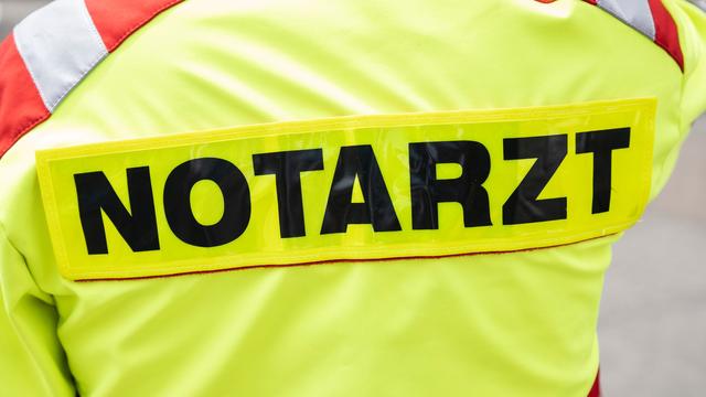 Fahrradunfall: Radfahrer bei Zusammenprall mit Auto schwer verletzt