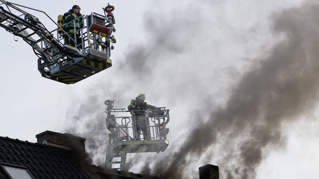 Feuerwehreinsatz: Rauchsäule über Mainz - Doppelhaus brennt