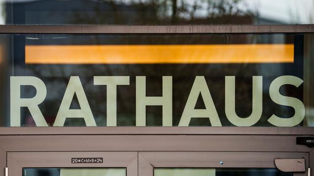Kommunen: Raunheimer Bürgermeister gibt Amt nicht freiwillig auf