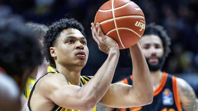 Basketball-Bundesliga: Alba Berlin fertigt Bamberg im ersten Playoff-Spiel ab