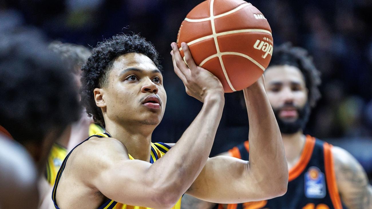 Basketball-Bundesliga: Alba Berlin fertigt Bamberg im ersten Playoff-Spiel ab