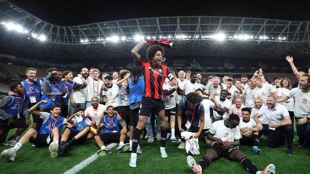 Auslandsfußball: Dante bleibt mit Nizza erstklassig - Bayern lockt