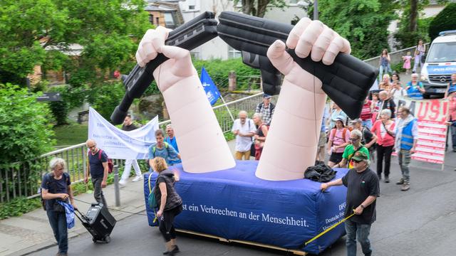 Demonstration: Demonstration gegen Stationierung von Mittelstreckenwaffen