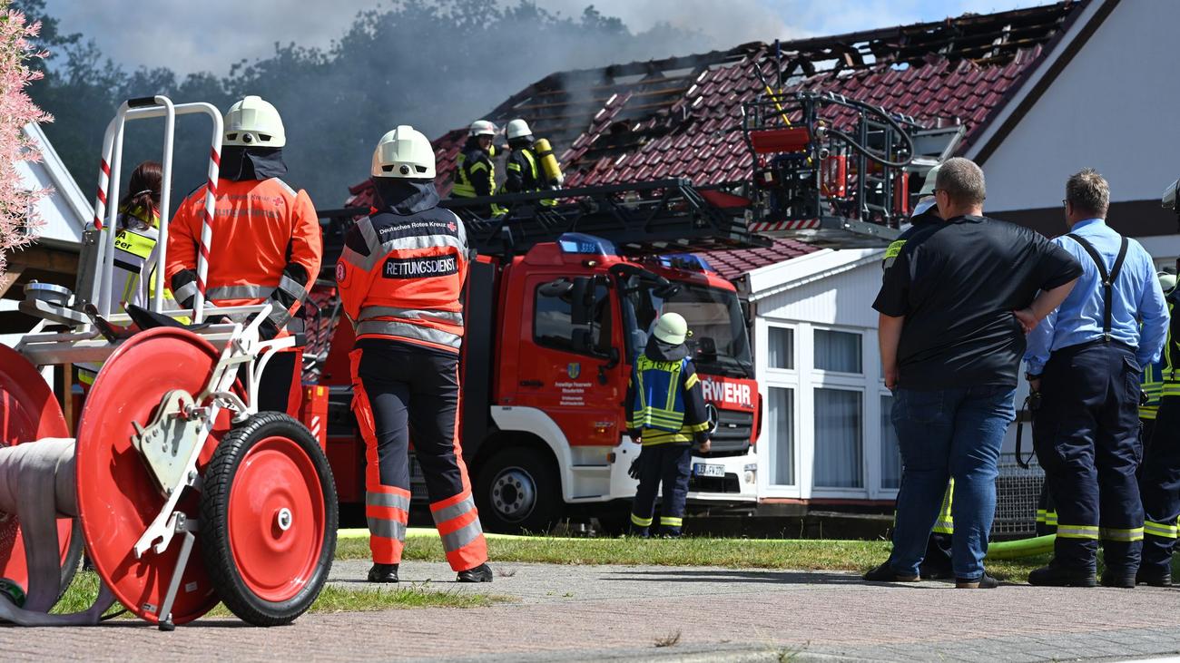 Brände: Feuer zerstört Wohnhaus im Landkreis Leer