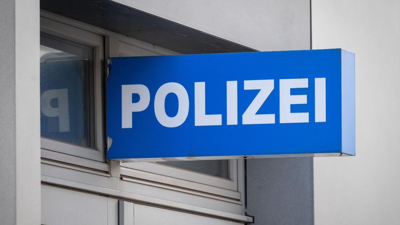 Kriminalität: Betrunkener fährt zur Polizeiwache - Führerschein weg