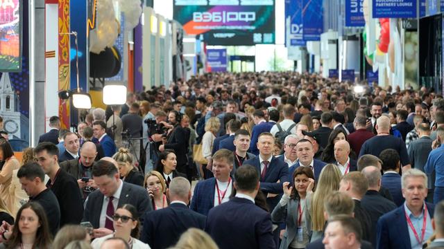 Business-Dialog: Deutsche nehmen an Putins Wirtschaftsforum teil