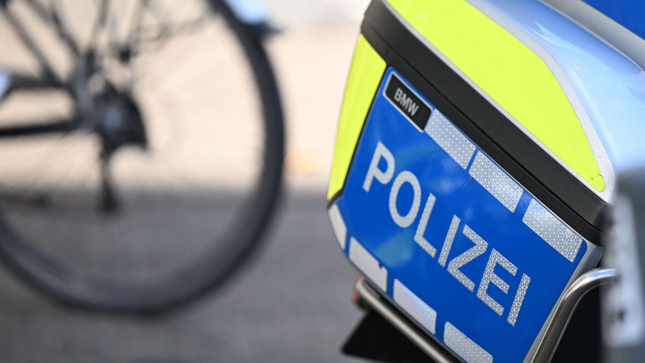 Schwerer Fahrradunfall: Unfall mit Kind: Radfahrer stirbt nach Sturz in Kurve