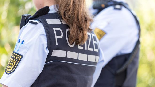 Kriminalität: Den Ermittlern gelang es, einen Verdächtigen vorläufig festzunehmen und vier weitere zu ermitteln. (Symbolbild)