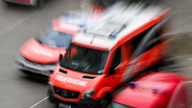 Verkehrsunfall: Schwerer Unfall auf A4: Autofahrer in Lebensgefahr