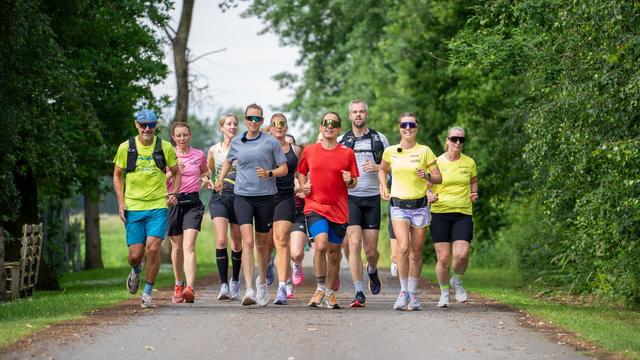 Runner sets world record with 367 consecutive marathons