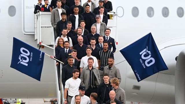 Fußball-Nationalmannschaft: DFB-Tross auf dem Weg zur WM: Erster Stopp Chicago