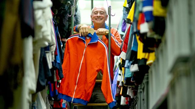 Leute: Alfons findet nach 26 Jahren «seine» DDR-Trainingsjacke