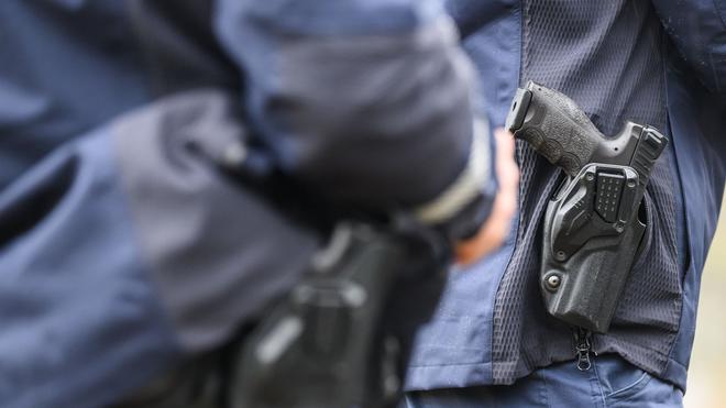 Hamburg: Der Polizist hat einen Warnschuss abgegeben. (Symbolbild)