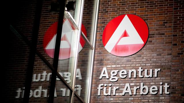 Schwacher Arbeitsmarkt: Bundesagentur für Arbeit steuert auf Milliardendefizit zu