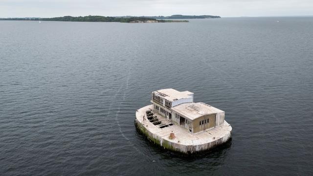 Ehemalige DDR-Militärstation: Mit Vogelkot und Rost: Mini-Insel vor Rügen wird versteigert