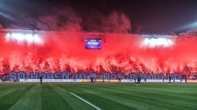 Magdeburg gegen Dresden: Krawalle in 2. Liga: Anklage wegen versuchten Mordes