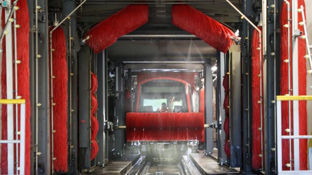 Hochbahn: XXL-Waschanlage bringt Hamburger U-Bahnen auf Hochglanz